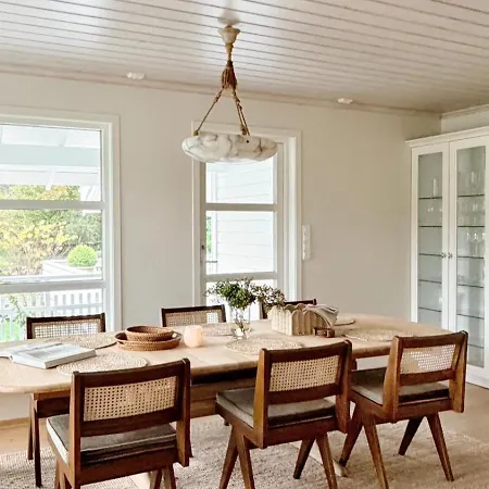 Tatil Evi Stylish - Boat, Greenhouse & Majestic Oaks *