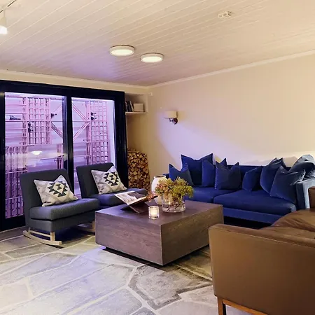 Stylish - Boat, Greenhouse & Majestic Oaks Jørpeland