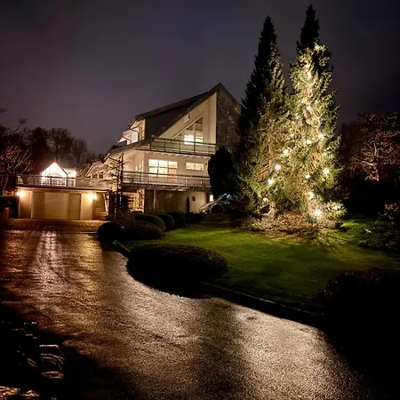 Stylish - Boat, Greenhouse & Majestic Oaks * Jørpeland
