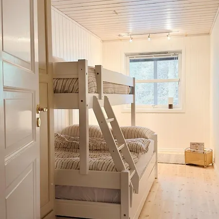 Stylish - Boat, Greenhouse & Majestic Oaks Tatil Evi Jørpeland