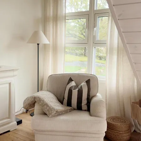 Tatil Evi Stylish - Boat, Greenhouse & Majestic Oaks Jørpeland