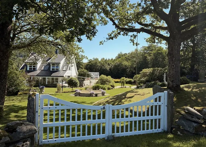 Dom wakacyjny Stylish - Boat, Greenhouse & Majestic Oaks Jørpeland