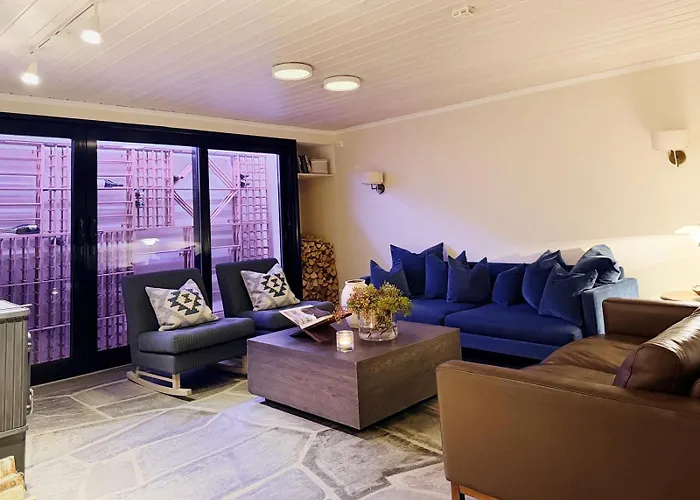 Stylish - Boat, Greenhouse & Majestic Oaks 요플란드