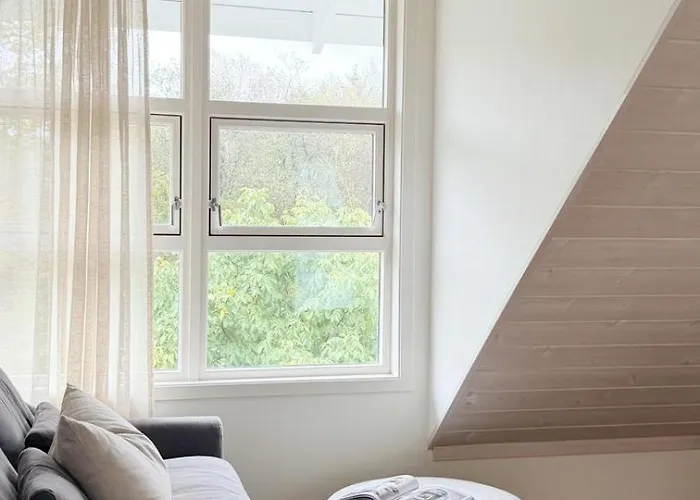 Stylish - Boat, Greenhouse & Majestic Oaks 펜션 요플란드