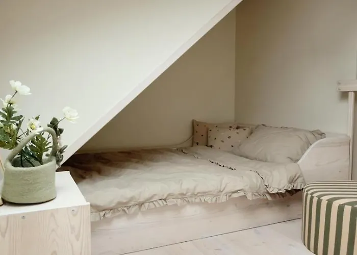 펜션 Stylish - Boat, Greenhouse & Majestic Oaks *