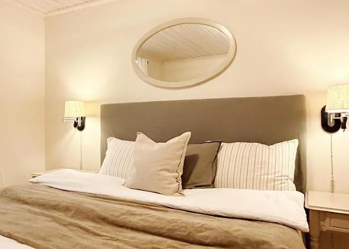 펜션 Stylish - Boat, Greenhouse & Majestic Oaks *