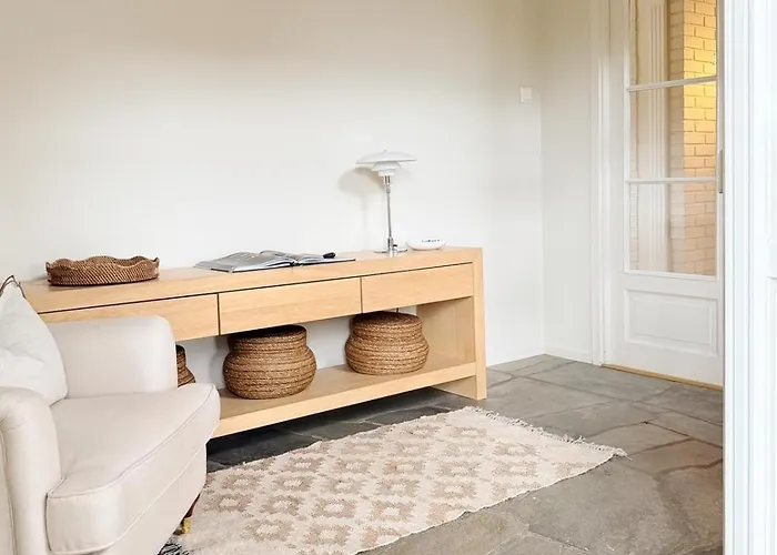 펜션 Stylish - Boat, Greenhouse & Majestic Oaks *